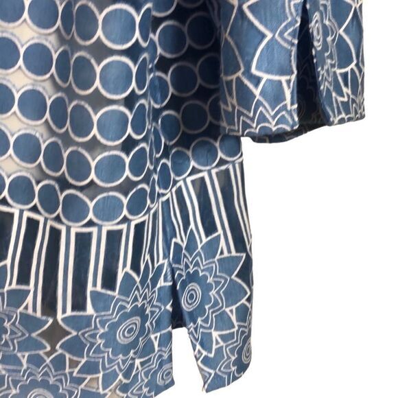 Alfred Dunner semi sheer button front collared blue and white geometric top XL - Picture 4 of 7